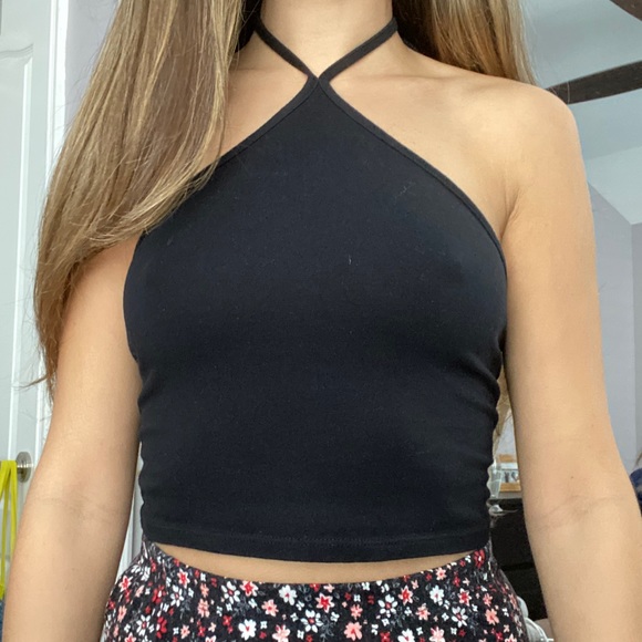 Forever 21 Tops - Black triangle halter top